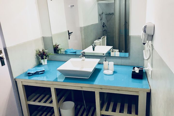 Room 9 of 20