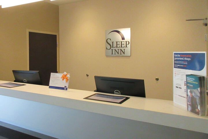 Entrance & Lobby