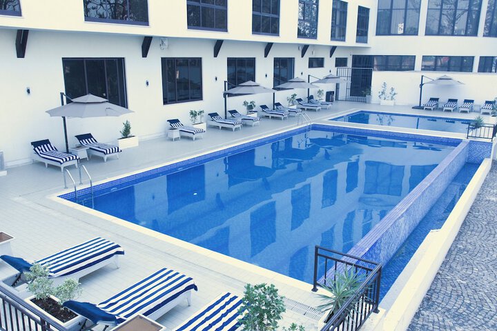 Pool 25 of 36