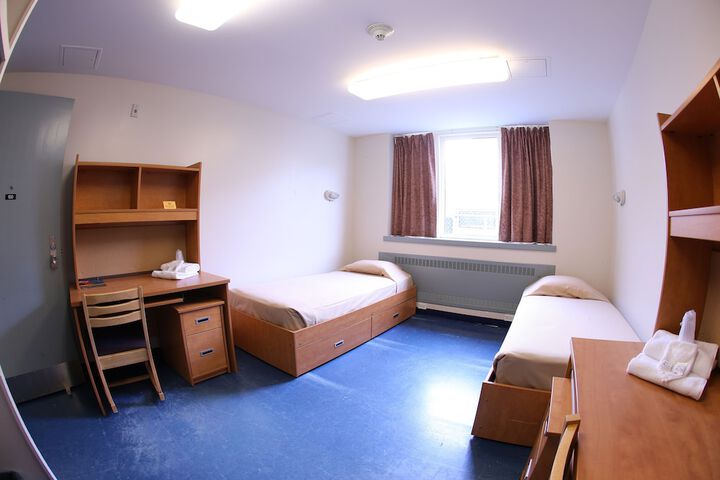 Room 26 of 69
