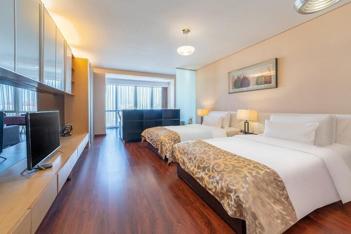 Room 15 of 36