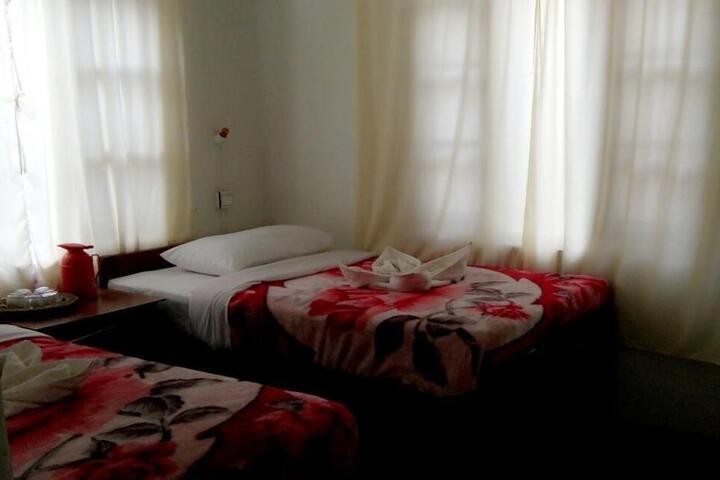 Room 2 of 5