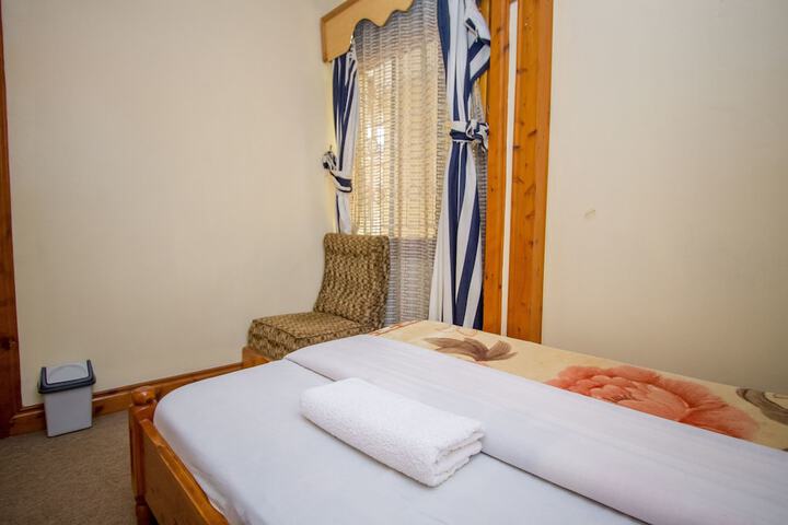 Room 27 of 72