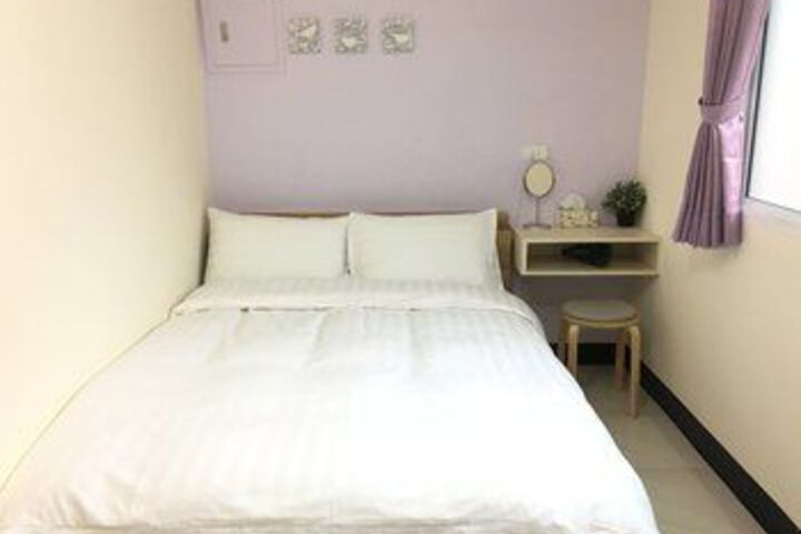 Room 8 of 34