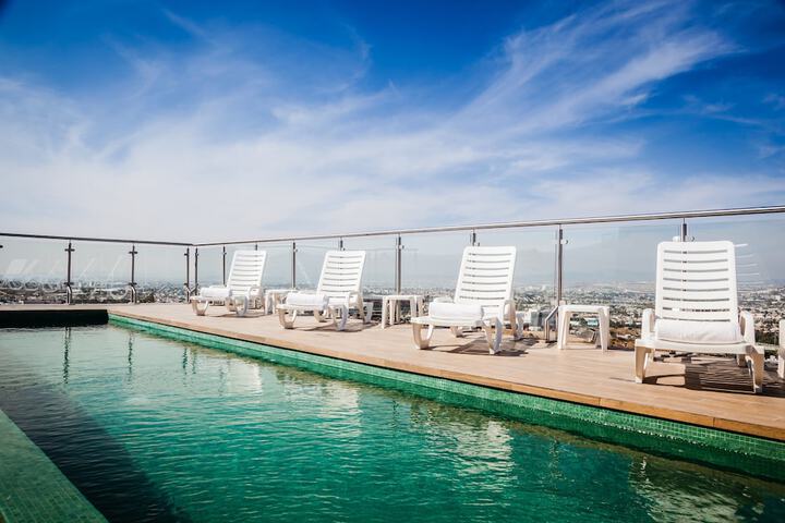 Pools & Facilities