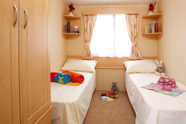 Room 4 of 76