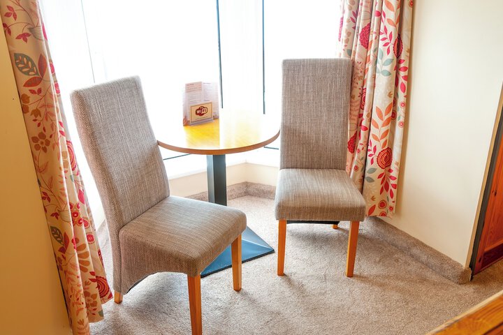 Room 51 of 177