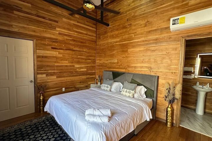 Room 8 of 35
