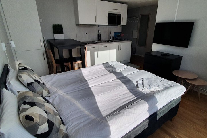 Room 33 of 47