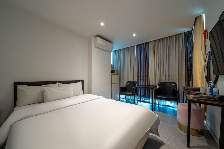 Room 17 of 82
