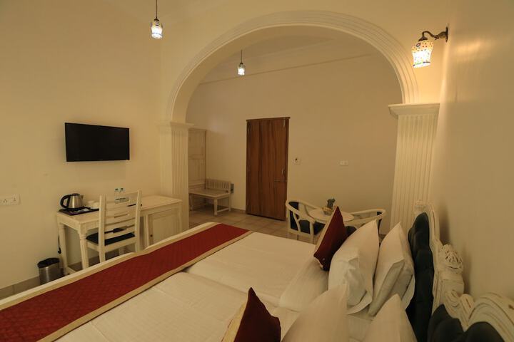 Room 6 of 40