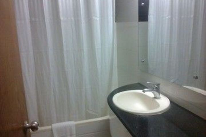 Room 2 of 17