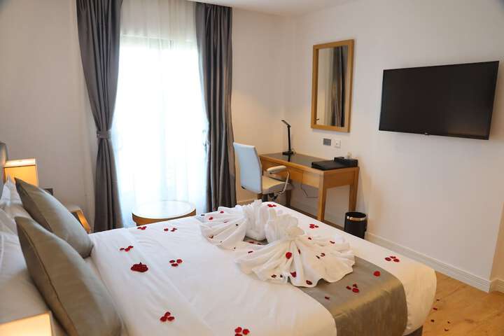 Room 9 of 56