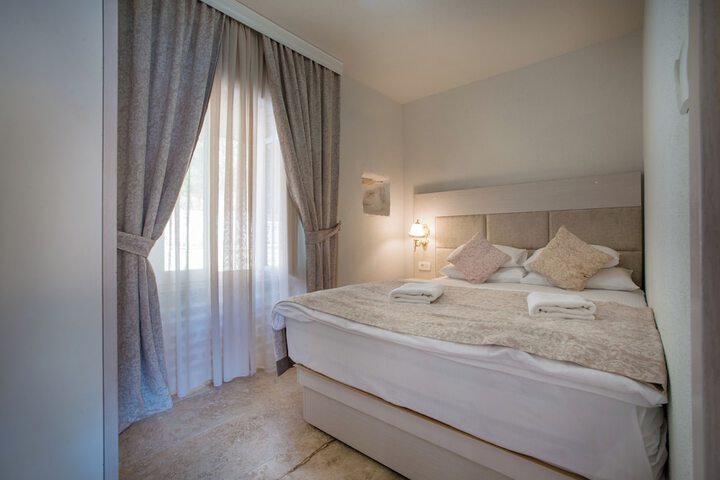 Room 54 of 217