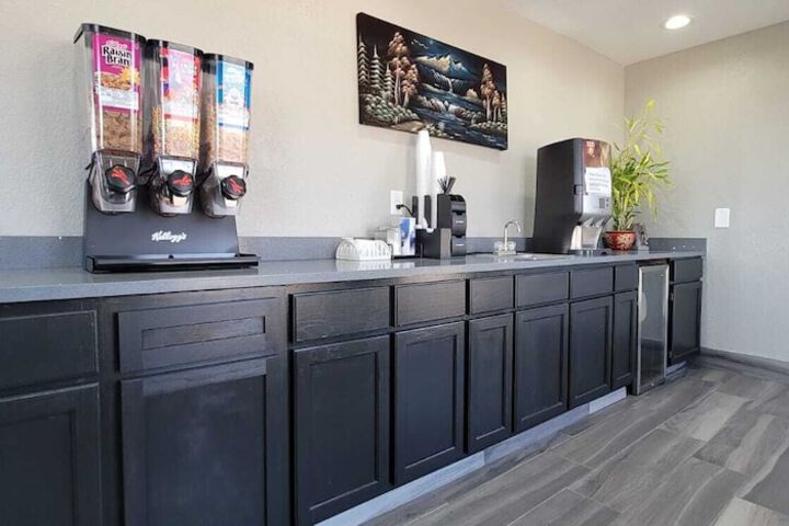 Hotel Interior 4 of 30