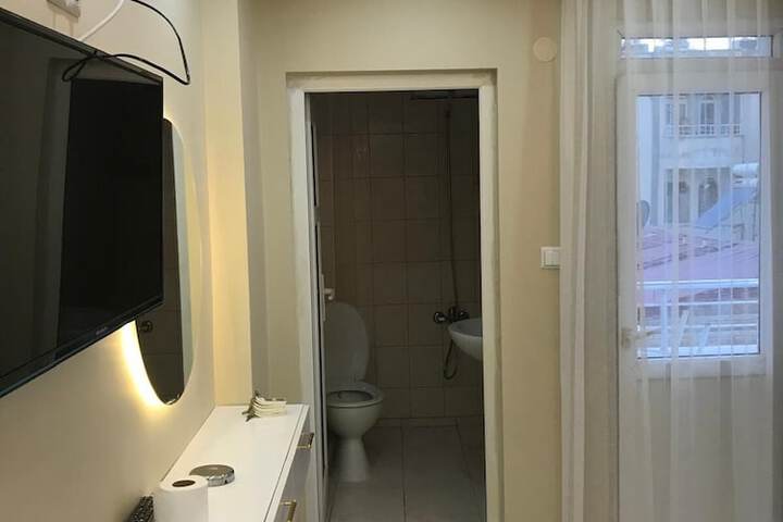 Room 10 of 40
