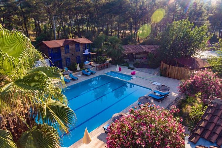 Pool 11 of 26