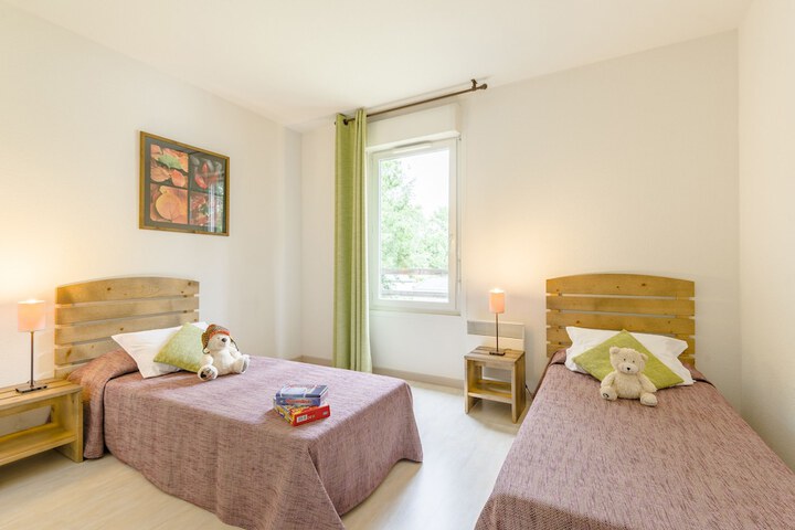 Room 4 of 18