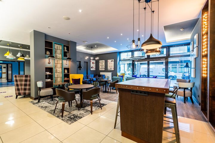 Guest Lobby