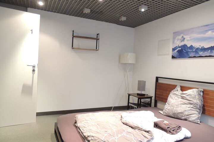 Room 27 of 78