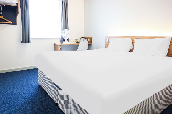Room 18 of 42