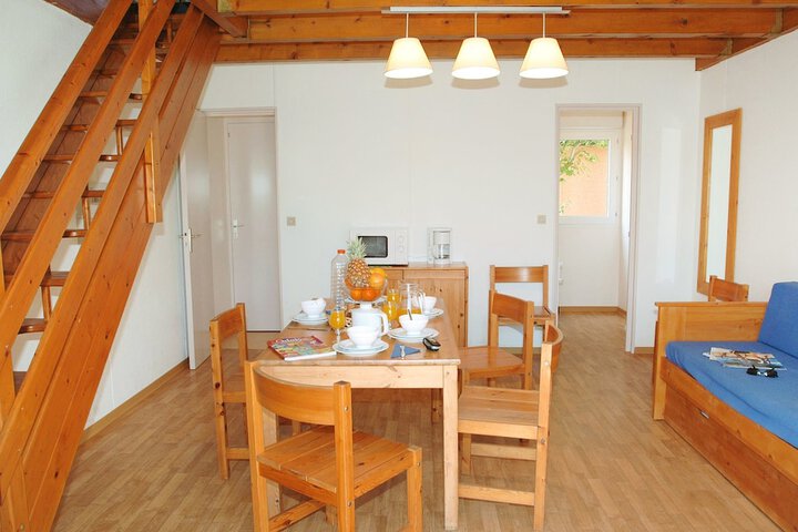 Room 2 of 35