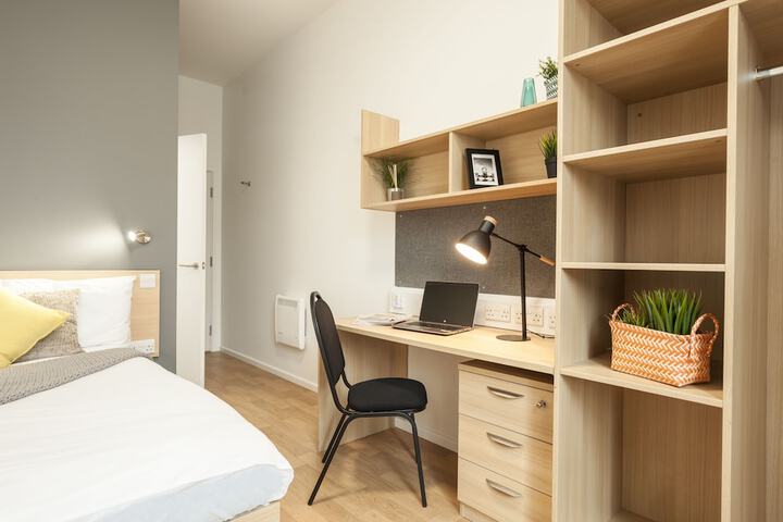 Room 17 of 20