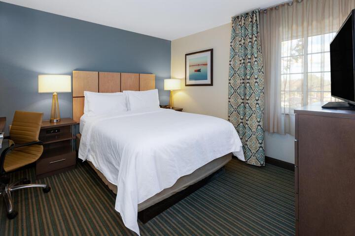 1 Queen Bed Studio Suite (7 of 22)