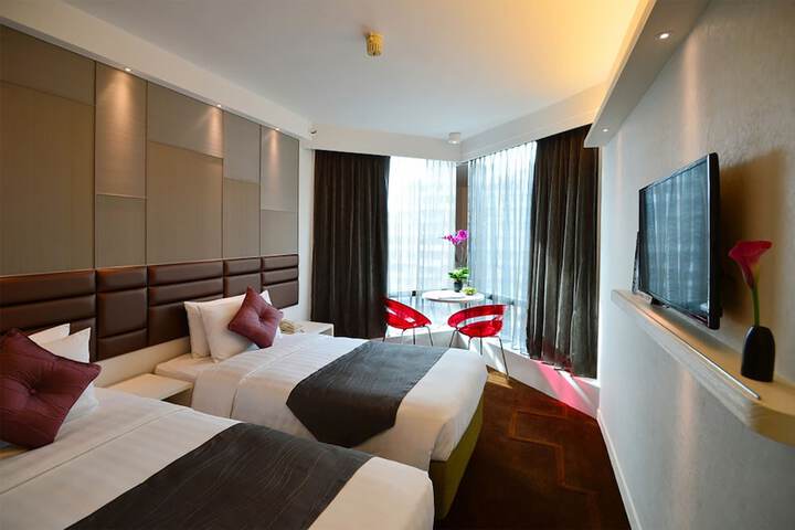 Room 13 of 87