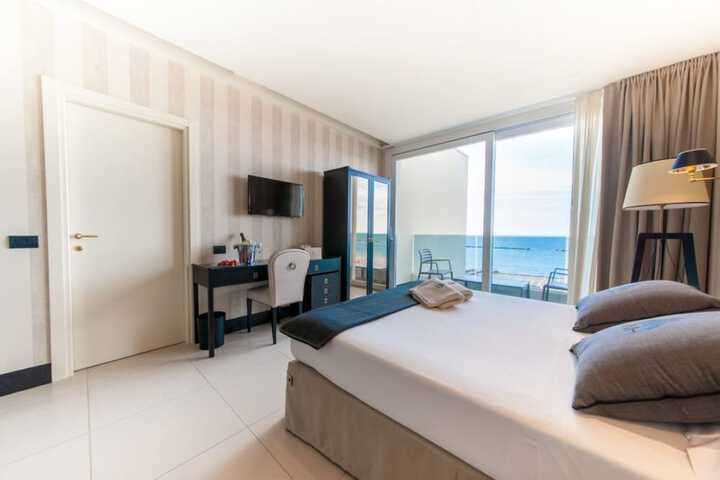 Room 9 of 53
