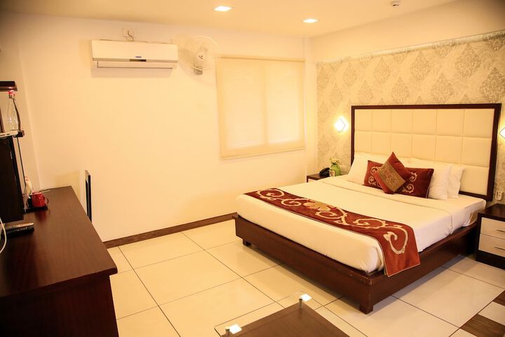 Room 7 of 26