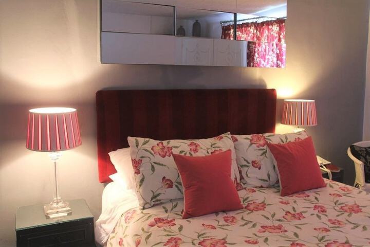 Room 11 of 35