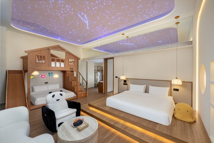 Room 30 of 85