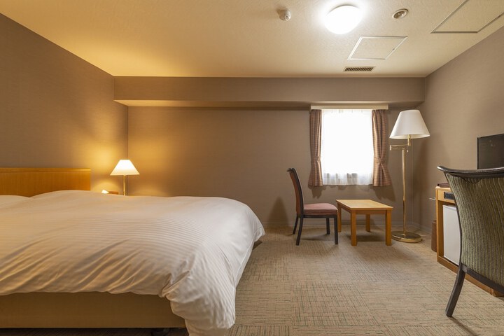 Room 10 of 51