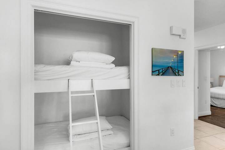 Room 4 of 36