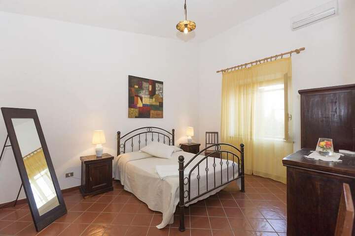 Room 15 of 39