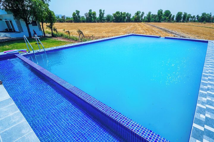Pool 11 of 43