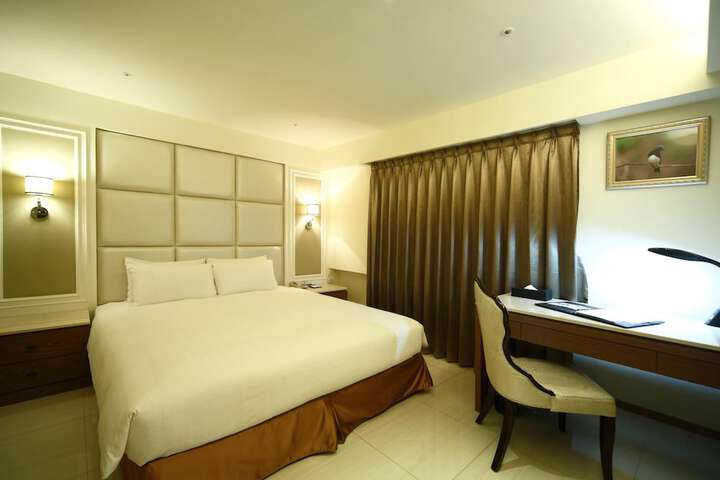 Room 38 of 62
