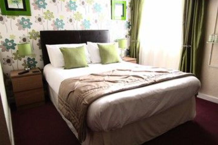 Room 32 of 63