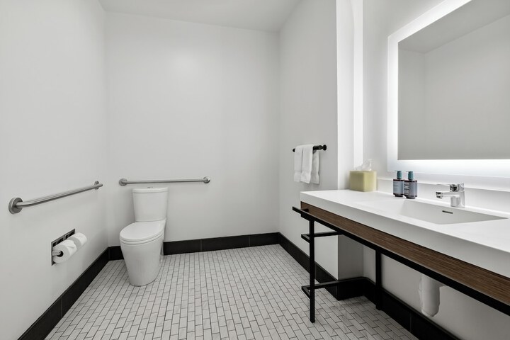 Room 34 of 52