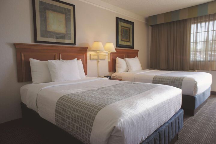 Room 6 of 39