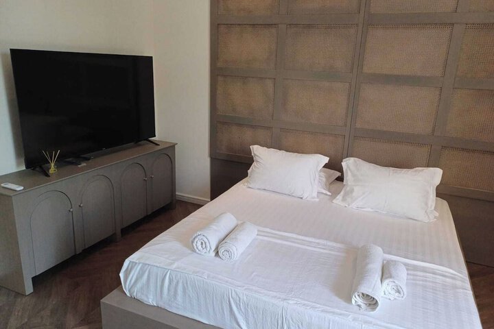 Room 14 of 27