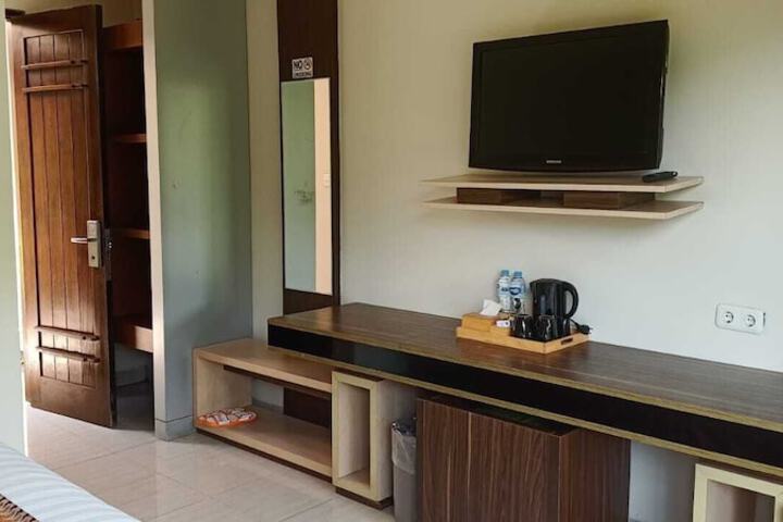 Room 6 of 111