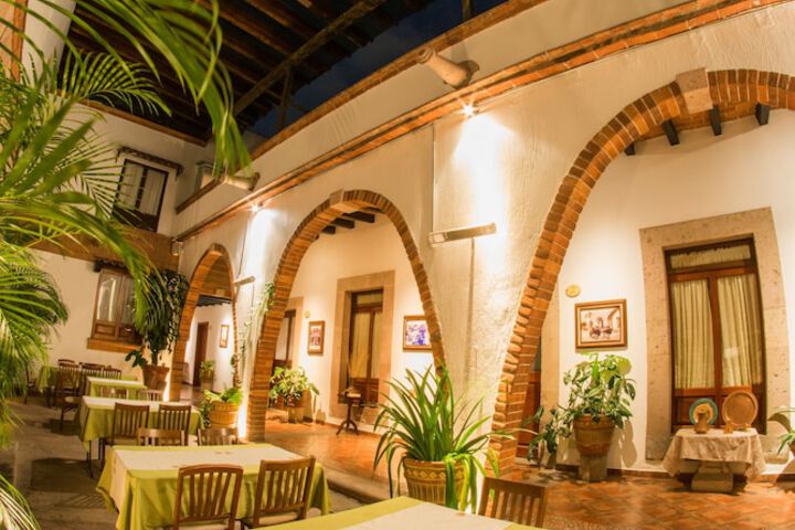 Dining Photos