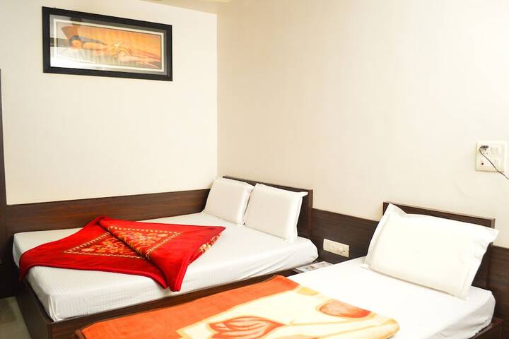Room 8 of 31