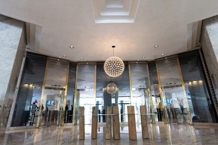 Entrance & Lobby