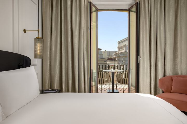 Room 45 of 116