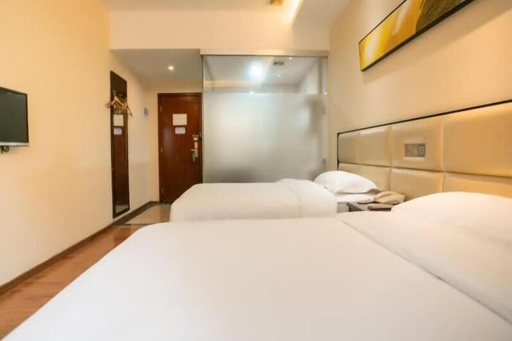 Room 13 of 52