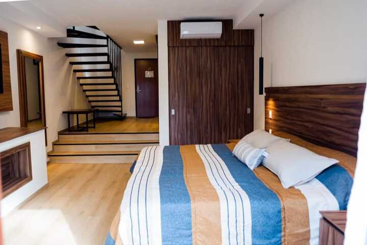 Room 5 of 13