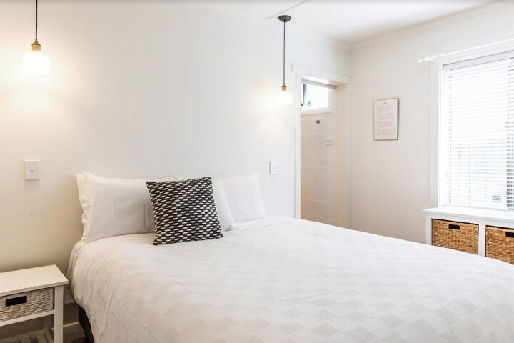 Room 18 of 120